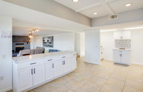 Waterfront Getaway on Lake Elsinore with Swim Spa - Foto 9