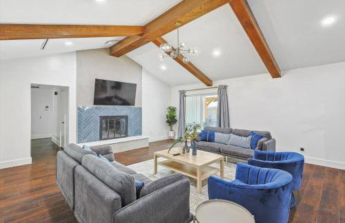 5-BR Relaxing Retreat with Pool Hot tub Fire Pit - Foto 5