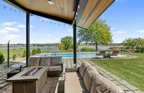 Lakefront Washington Home with Private Pool and Sauna - Foto 1