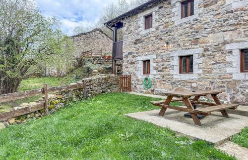 Cabaña La Gurueba, frente rio y cascada - Foto 3