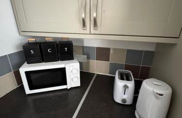 Tranquil 3BR in Portsmouth - Photo 12