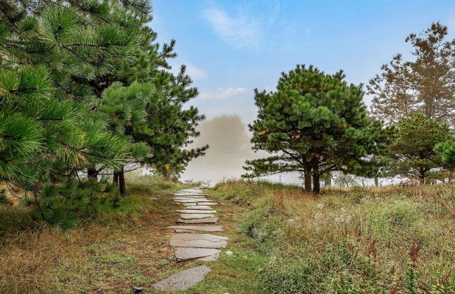 Inn the Poconos by Avantstay Private Lake Access Enclosed Hot Tub - Photo 47