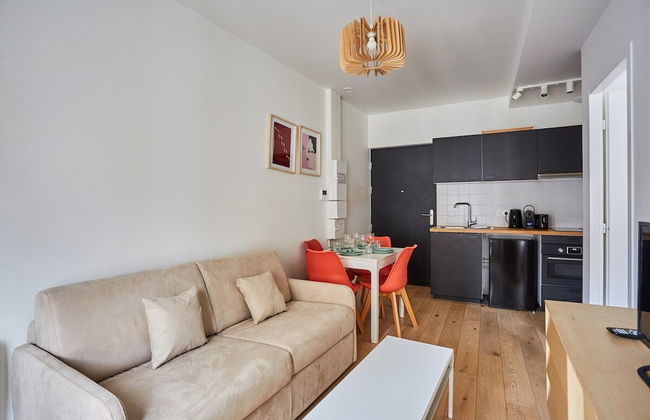 New Apartment Boulogne Facing the "passage" - Photo 11