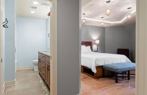 Grand Theatre Condo in the Heart of Downtown Grand Haven - Foto 16