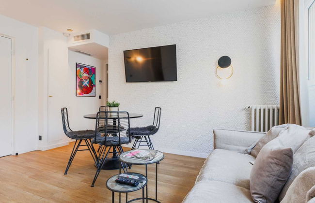 Elegant Apartment - 2br/6p - Canal St Martin - Photo 10