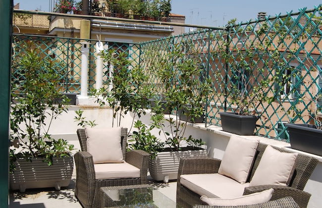 Imperia Suite - Photo 33