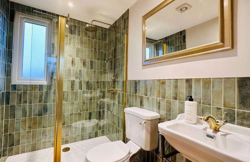 Windsor Coastal Retreat Whitley Bay Sleeps 9 - Foto 56