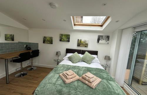 Little Hawthorns - Foto 1