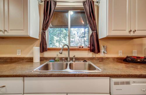 Near Slopes, Donner Lake and Trails! Woodsy Retreat - Foto 10