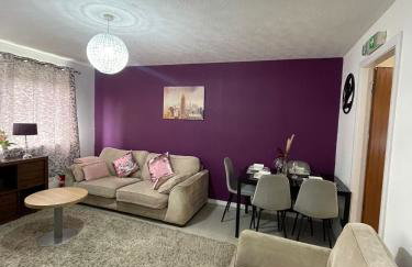 Chic 2 Bed Apartment with Free Parking- Recently Redecorated, 10 Minutes to City Centre - Foto 4
