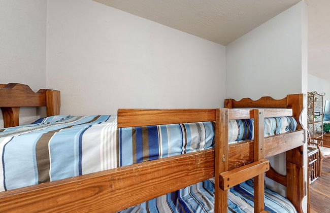 Surf Condos - Photo 2