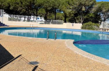 Studio vue port, parking privé, terrasse, clim - Photo 18