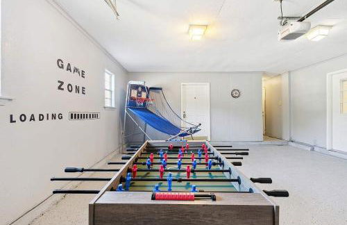 LSU Slammer Arcade 4 5 mile to LSU Private Yard - Foto 15