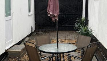 Crown's Court - Foto 2, Garden, Garden view