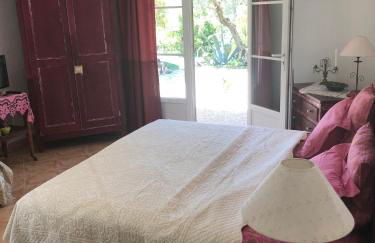 Gite de l'Amandari - classé 3 etoiles Prefecture - piscine chauffée privative, terrasses et jardin, 5 minutes à pied du village - Foto 10