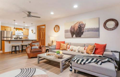 Basecamp Stays: Upscale Getaway Shuttle Hot Tubs - Foto 12