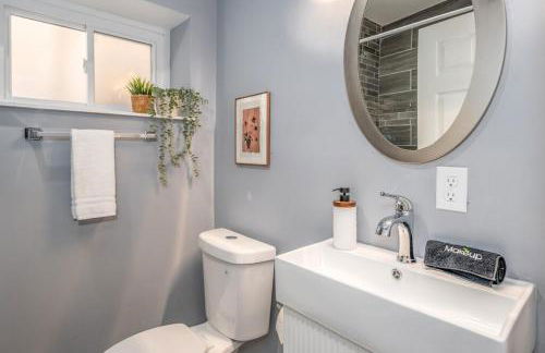 Prime Walnut Hills, 5min to UC, Lux King Beds, Sleep 6ppl, Smart TVs - Foto 26