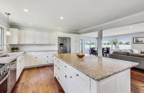 Month to Month and Seasonal Luxury Lakefront 5 bed 5 5 bath Estate Home - Foto 8