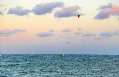 Peach Pine House - Escape Near City, Beach and Athens Airport - Foto 43