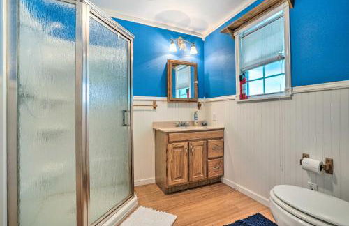 Charming Ingram Home with Yard and Furnished Patio! - Foto 15