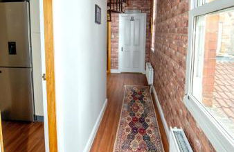 Marketplace Glastonbury - Photo 8