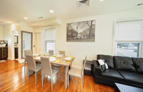 988 - 2 4BR Boston Cozy Getaway near Geneva Cliffs - Foto 41
