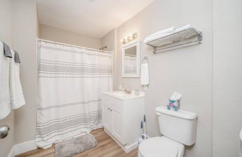 4 Bed 2 Bath Home by College Hill and Hospitals - Foto 16