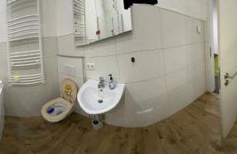 Luxuriöse Wohnung mit eigenem Garten - Foto 3