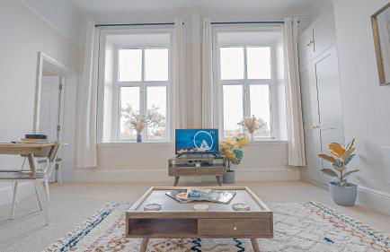 Burlington Mansions - Stunning Coastal Apartment - Photo 10