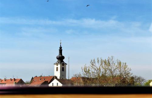 Central Park Apartments - Photo 21