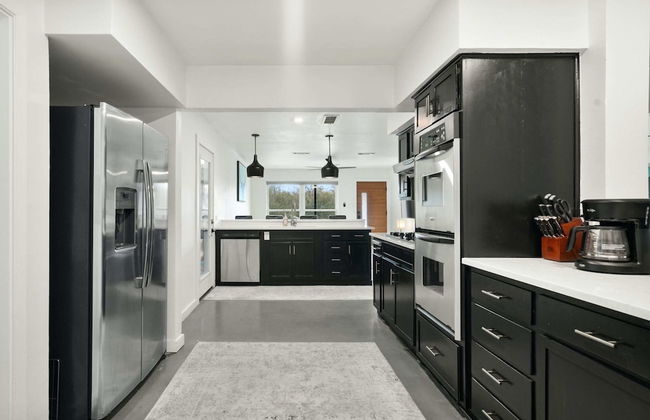 4 Bedroom Near Soco With a Private Pool & Sauna - Photo 11