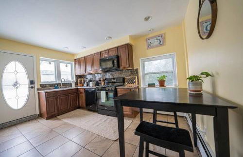 2Units 4BR 3BA Cape Cod Designer House - Foto 31