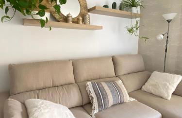 Centrally located and modern apartment - Photo 18