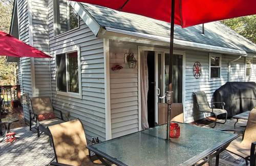 WOW!! Ultimate Pocono Retreat Hot Tub, Game Room, Fire Pit, Near Lakes & Hiking! - Foto 49