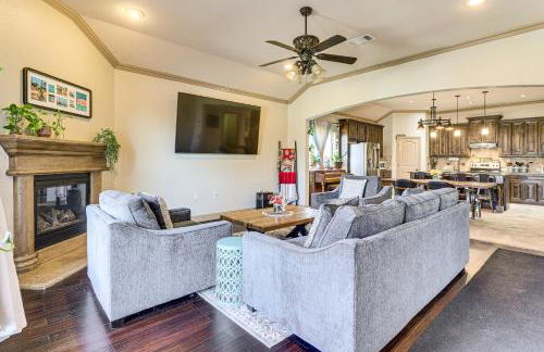 Pool and Hot Tub! Dog-Friendly AwaySis in SE Austin - Foto 2