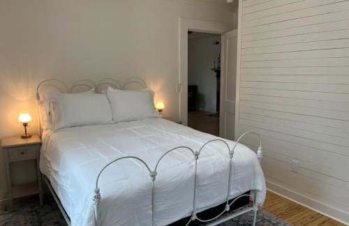 In the Woods by a Pond! Sugar Ranch Guest House! - Foto 6