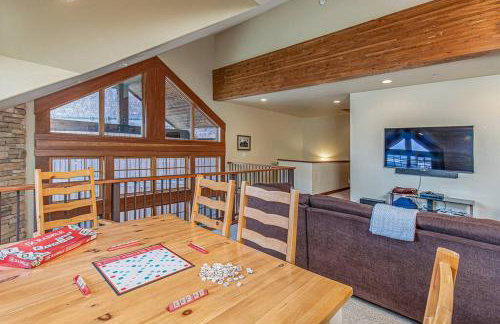 HotTub-Elkpoint-True Ski In Ski Out Family &Pet Friendly - Photo 15