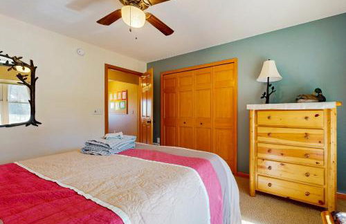 Pool and Beach Access! Lake Arrowhead Hideaway - Foto 15