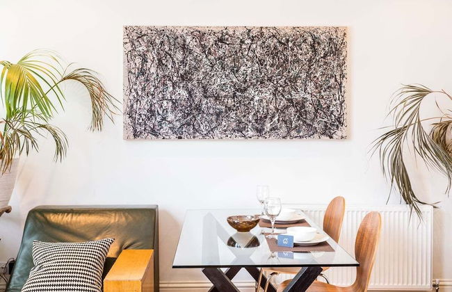 Bright and Spacious Notting Hill Nest - Photo 25