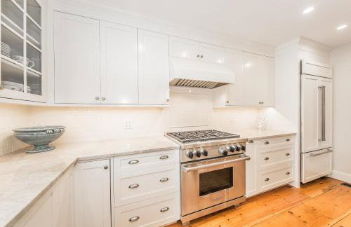 Close to Dtwn Nantucket! Group Getaway with Patio - Foto 7