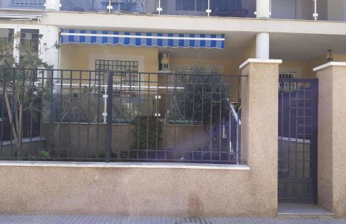 Amanecer marino, solo a 5 minutos andando de la playa - Photo 3