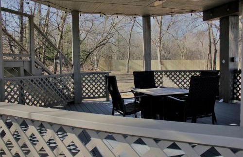 Luxury Tree House in Canton for the Best of Texas Glamping - Photo 5