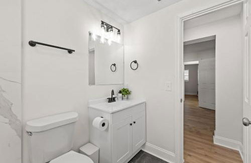 Sunny Palmetto Oasis: 4br Home With Private Pool 4 Bedroom Home by RedAwning - Photo 84