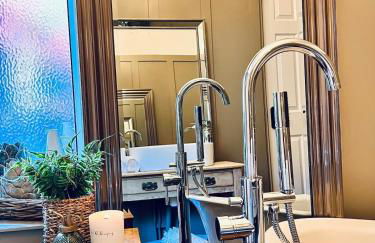 4 Walkers Cottage - Countryside Retreat with BBQ Hut - Photo 13