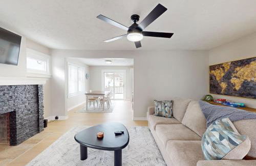 Stylish Home Near Historic Downtown & Lake Erie - Foto 16