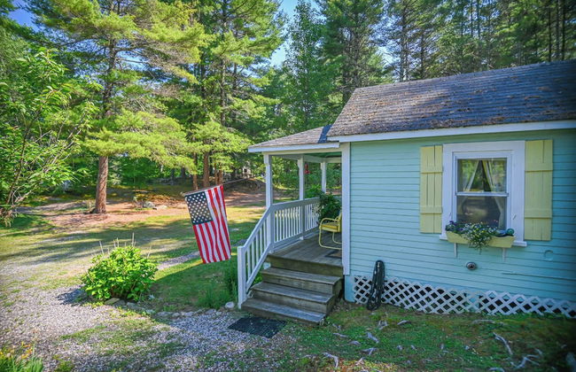 Cozy Cottage w/ Pool, BBQ and Outdoor Seating! - Photo 18