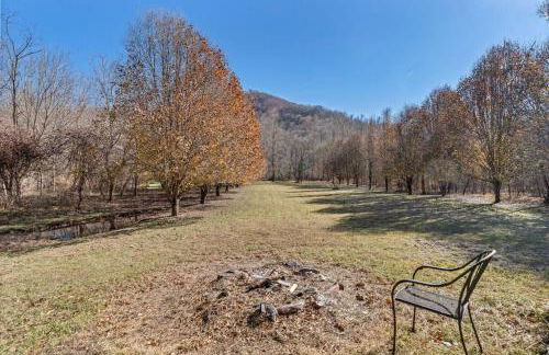 Serenity Views Retreat - Close to City and Parkway! - Foto 13