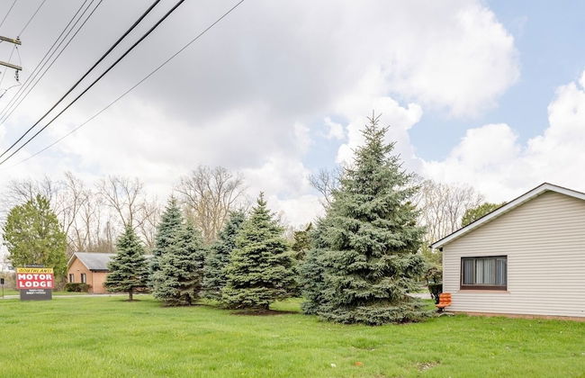 Private Room w/ Bath & Kitchen Access in Brownstown - Foto 8
