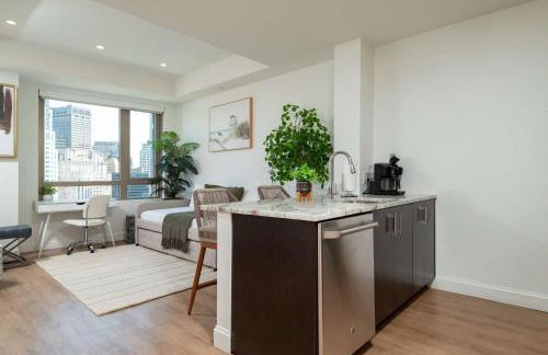Upscale Penthouse with Gym Parking near MGH TUFTS - Photo 14