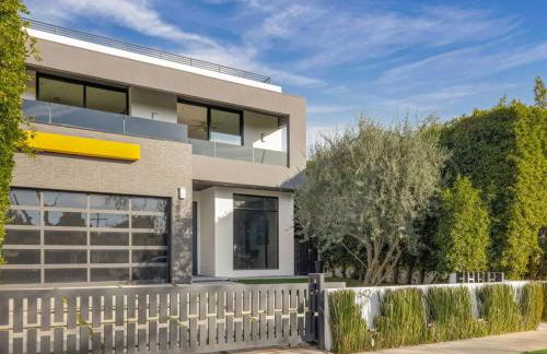 NEW Modern Oasis off Melrose - Rooftop - Pool - Photo 63